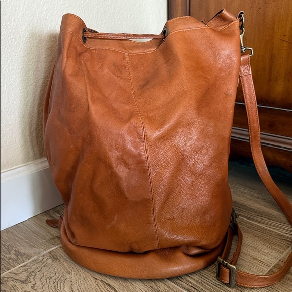 {Georgetown Leather} Bucket boho leather bag - Picture 6 of 12